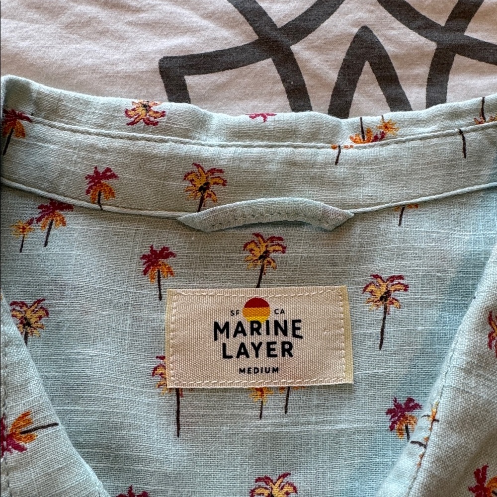 Marine Layer Lightweight Vacation Short Sleeve Button Up Shirt Men’s Medium - Picture 3 of 7